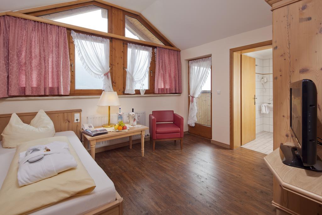 Hotel Magdalena Im Zillertal - Urlaub Mit Hund Ried im Zillertal Exterior photo