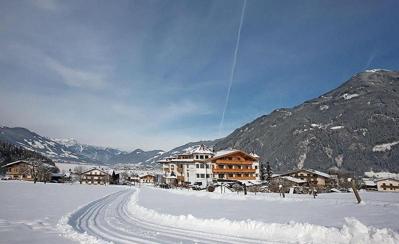 Hotel Magdalena Im Zillertal - Urlaub Mit Hund Ried im Zillertal Exterior photo
